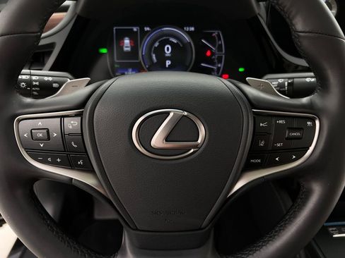 Certified 2023 Lexus ES 300h w/ Premium Package image 22