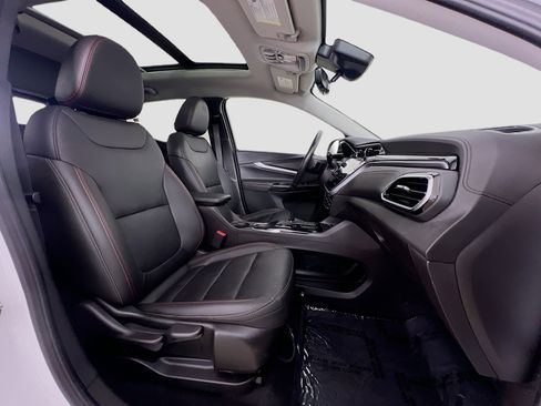 Used 2023 Chevrolet Bolt EUV Premier w/ Sun & Sound Package image 31