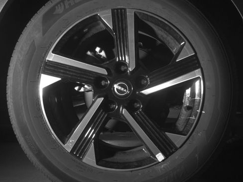 Used 2025 Nissan Sentra SV FWD image 18