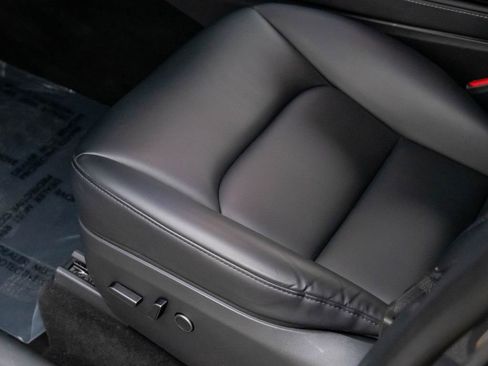 Used 2023 Tesla Model Y Long Range image 15