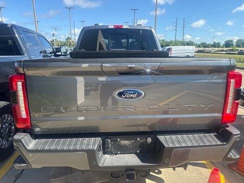 Used 2023 Ford F250 Lariat w/ Lariat Ultimate Package AWD/4WD image 4