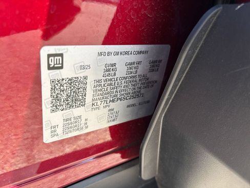 Used 2025 Chevrolet Trax LT w/ LT Convenience Package FWD image 27