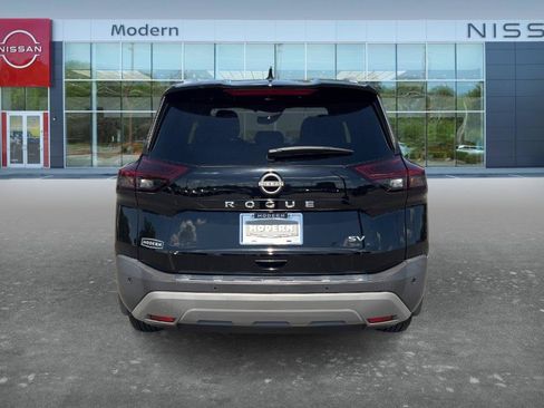 Certified 2023 Nissan Rogue SV w/ SV Premium B Package FWD image 6