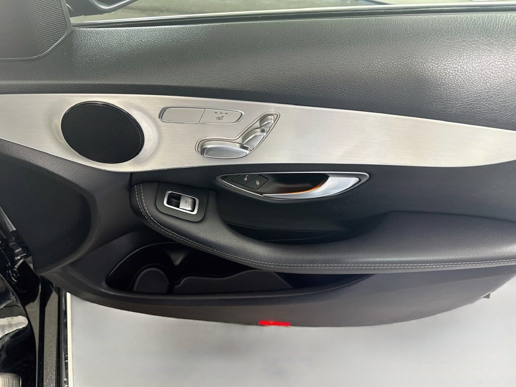 Used 2019 Mercedes-Benz C 300 Sedan image 29