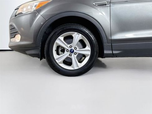 Used 2016 Ford Escape SE FWD image 9