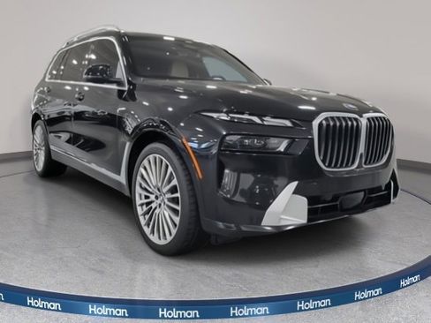 Certified 2023 BMW X7 xDrive40i w/ Executive Package image 5