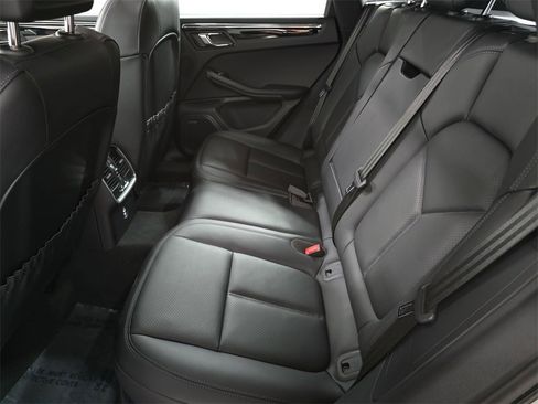 Used 2026 Porsche Macan image 24