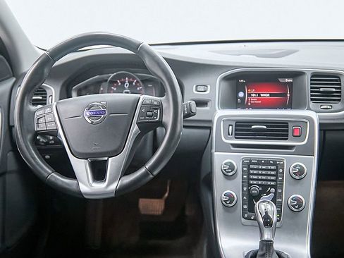 Used 2017 Volvo S60 T5 Inscription Platinum w/ Climate Package image 28