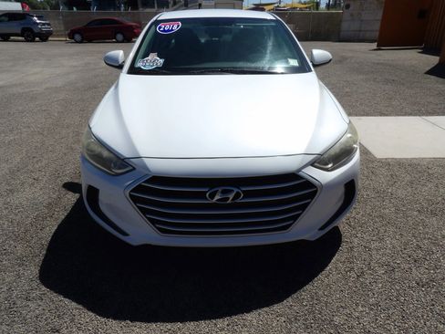 Used 2018 Hyundai Elantra SE FWD image 3