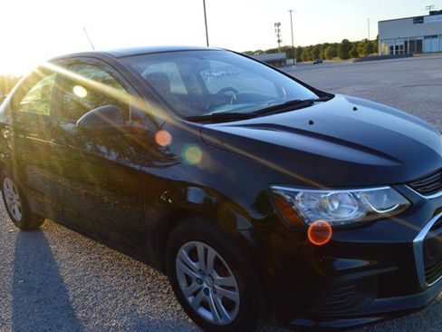 Used 2017 Chevrolet Sonic LS image 2