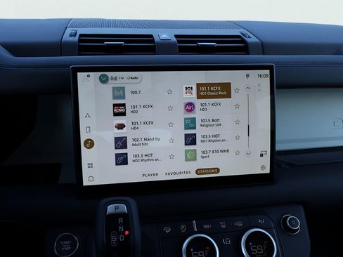 New 2025 Land Rover Defender 110 S AWD/4WD image 21