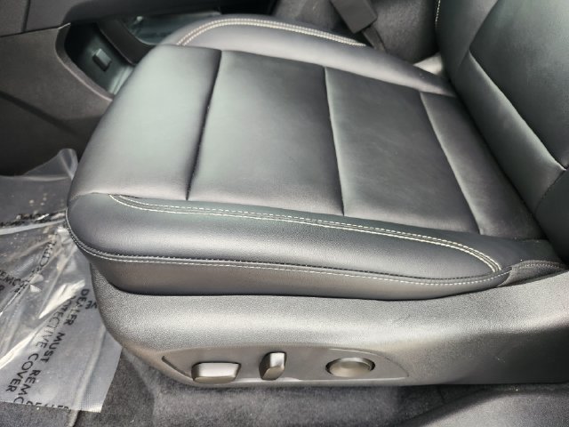 Used 2026 GMC Acadia Elevation w/ Elevation Premium Package FWD image 25