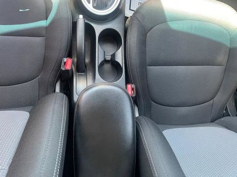 Used 2019 Kia Soul + FWD image 17