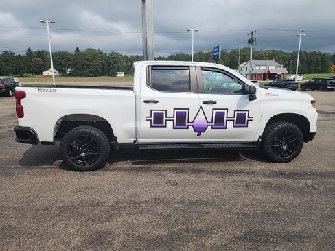 Used 2023 Chevrolet Silverado 1500 Custom Trail Boss w/ LPO, Dark Essentials Package AWD/4WD image 8