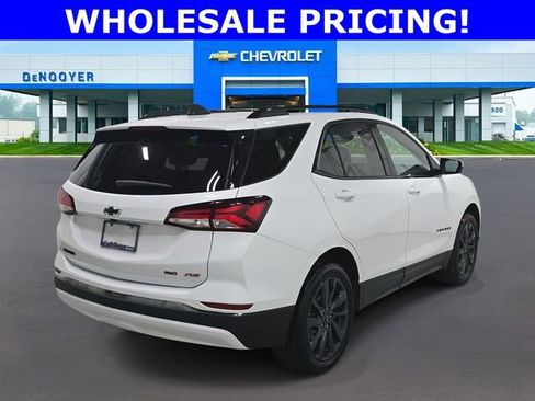 Used 2022 Chevrolet Equinox RS w/ RS Leather Package image 5