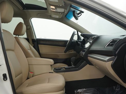 Used 2017 Subaru Outback 2.5i Limited image 11