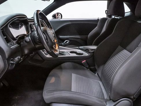 Used 2022 Dodge Challenger GT RWD image 9