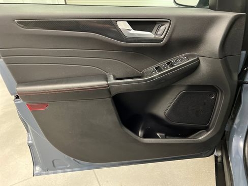 Used 2023 Ford Escape ST-Line FWD image 14