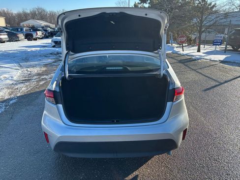 Used 2025 Toyota Corolla LE image 30