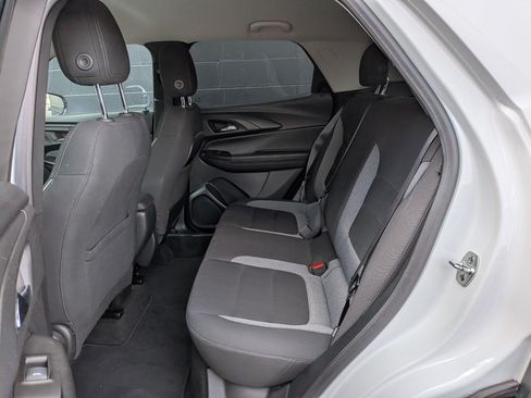 Used 2024 Chevrolet TrailBlazer LT w/ LT Cold Weather Package FWD image 23
