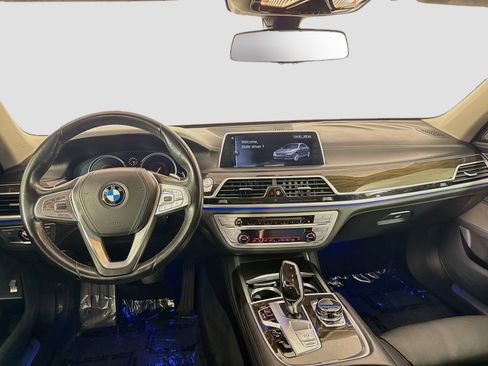 Used 2017 BMW 750i xDrive AWD/4WD image 17