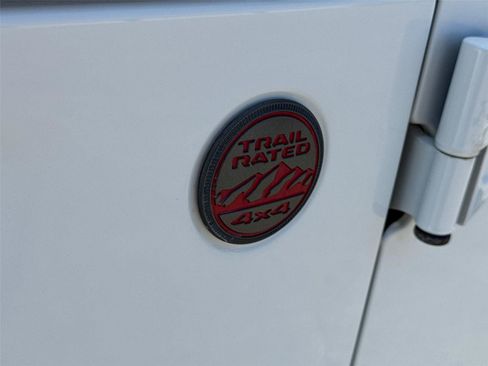 Used 2019 Jeep Wrangler Unlimited Rubicon AWD/4WD image 10