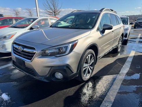 Used 2018 Subaru Outback 3.6R Limited image 3