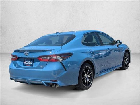 Used 2024 Toyota Camry SE FWD image 5