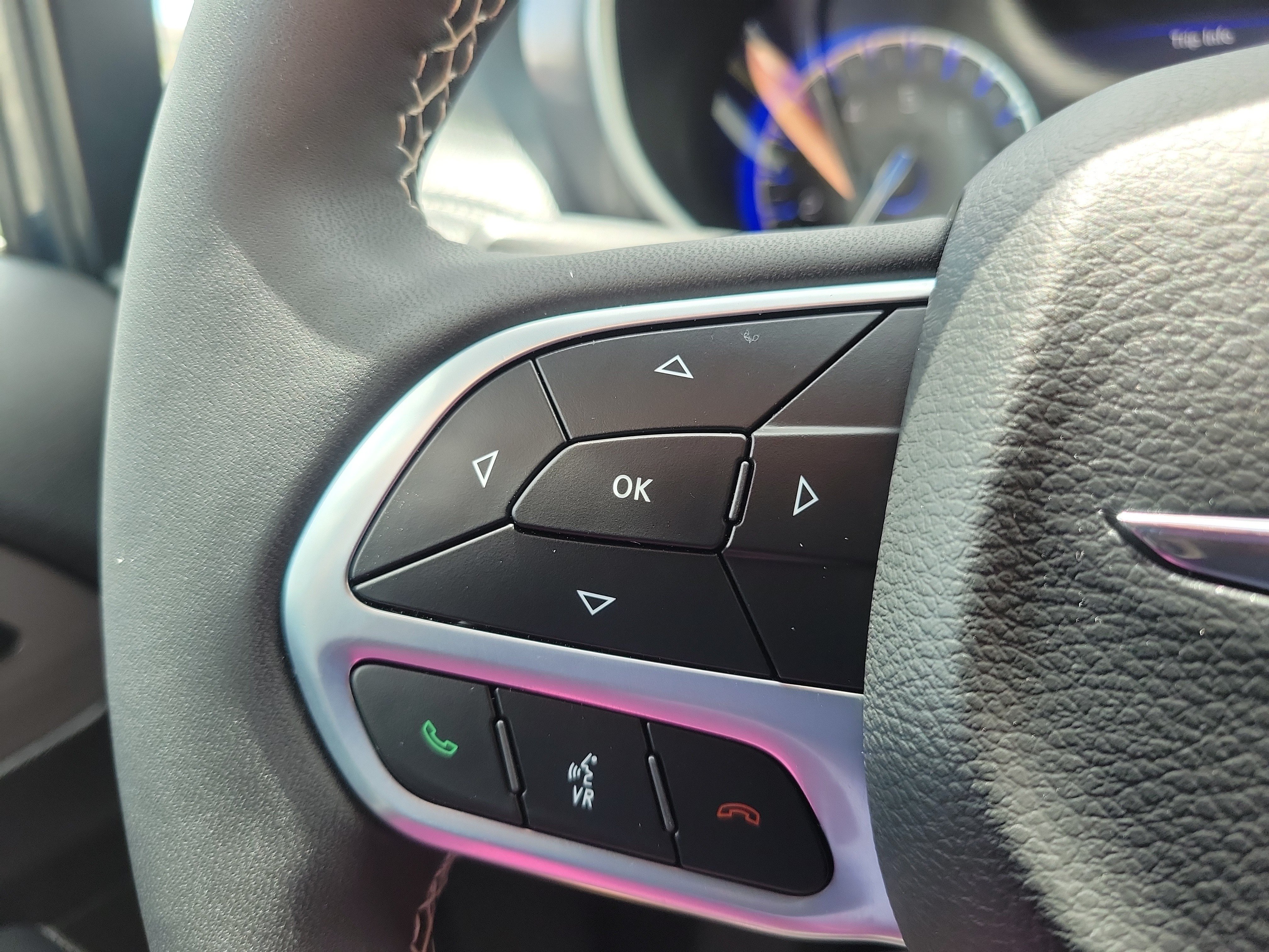 Used 2025 Chrysler Pacifica Select FWD image 18