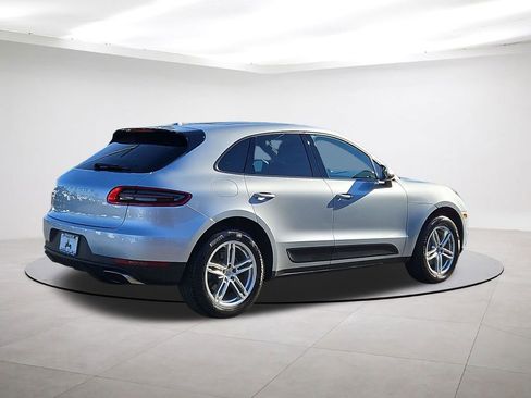 Used 2017 Porsche Macan image 7