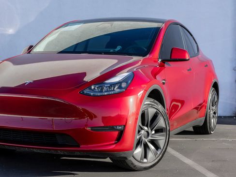 Used 2024 Tesla Model Y Long Range AWD/4WD image 14
