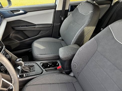 Used 2024 Volkswagen Taos SE image 17