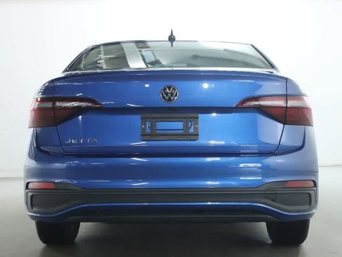 Used 2023 Volkswagen Jetta S image 40