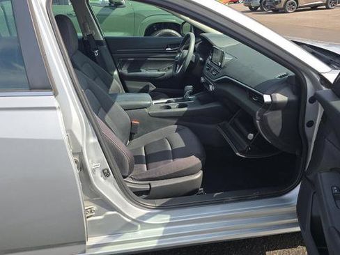 Used 2022 Nissan Altima 2.5 S FWD image 10