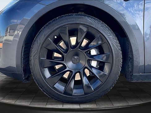 Used 2021 Tesla Model Y Long Range AWD/4WD image 9
