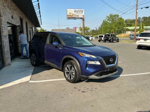 Used 2023 Nissan Rogue SV AWD/4WD image 17