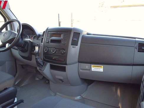 Used 2016 Mercedes-Benz Sprinter 2500 image 12