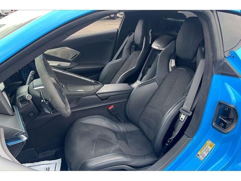 Used 2025 Chevrolet Corvette Stingray Premium Cpe w/ Z51 Performance Package RWD image 24