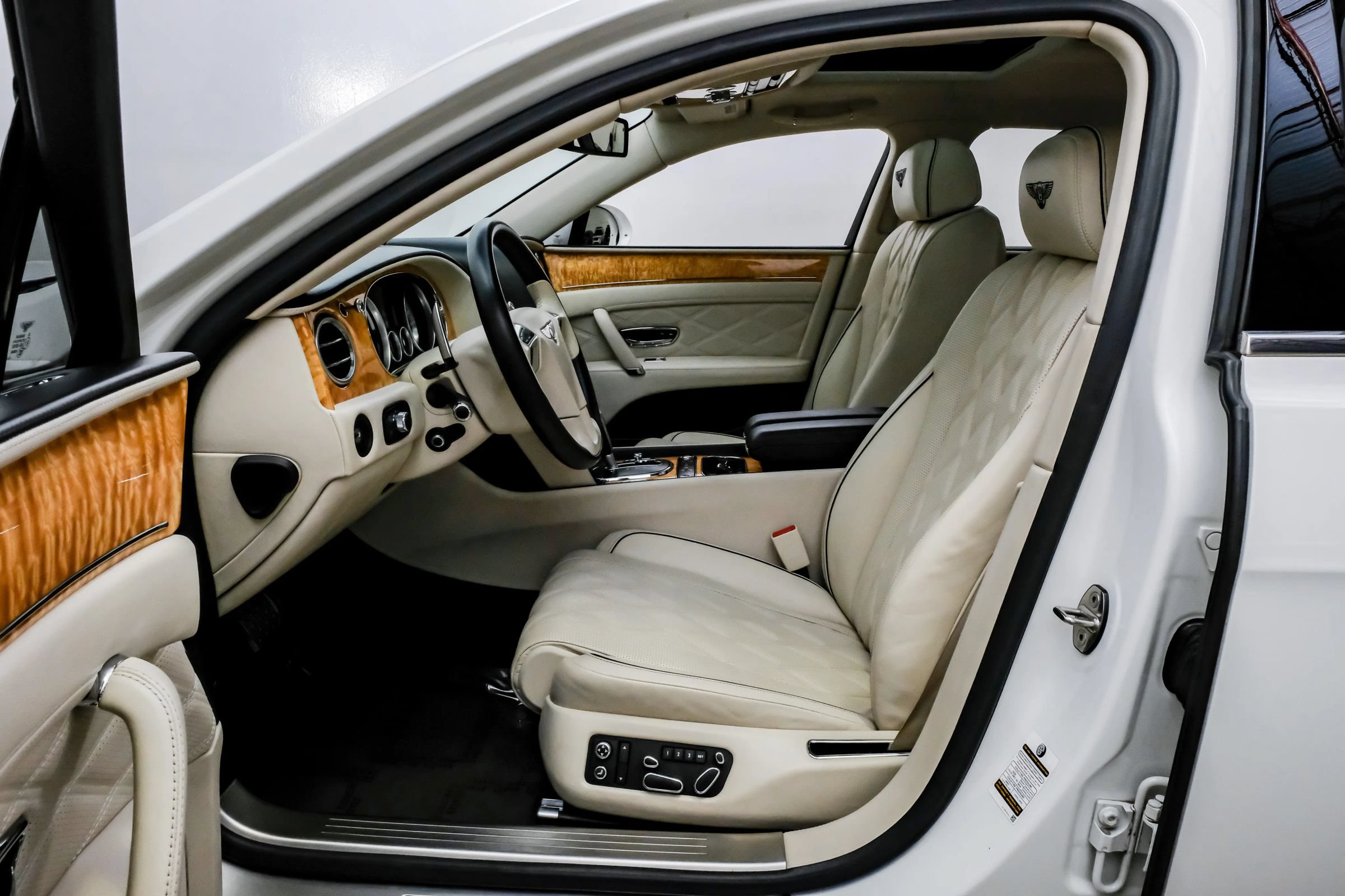 Used 2016 Bentley Flying Spur W12 AWD/4WD image 31