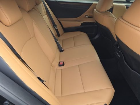 Certified 2025 Lexus ES 300h F Sport w/ Accessory Package (Z2) image 6