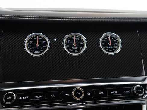 Used 2025 Bentley Flying Spur Plug-In Hybrid AWD/4WD image 41