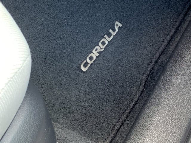 Used 2021 Toyota Corolla LE FWD image 14