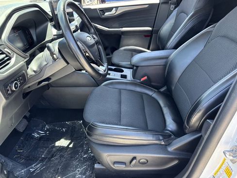 Used 2023 Ford Escape SE FWD image 17