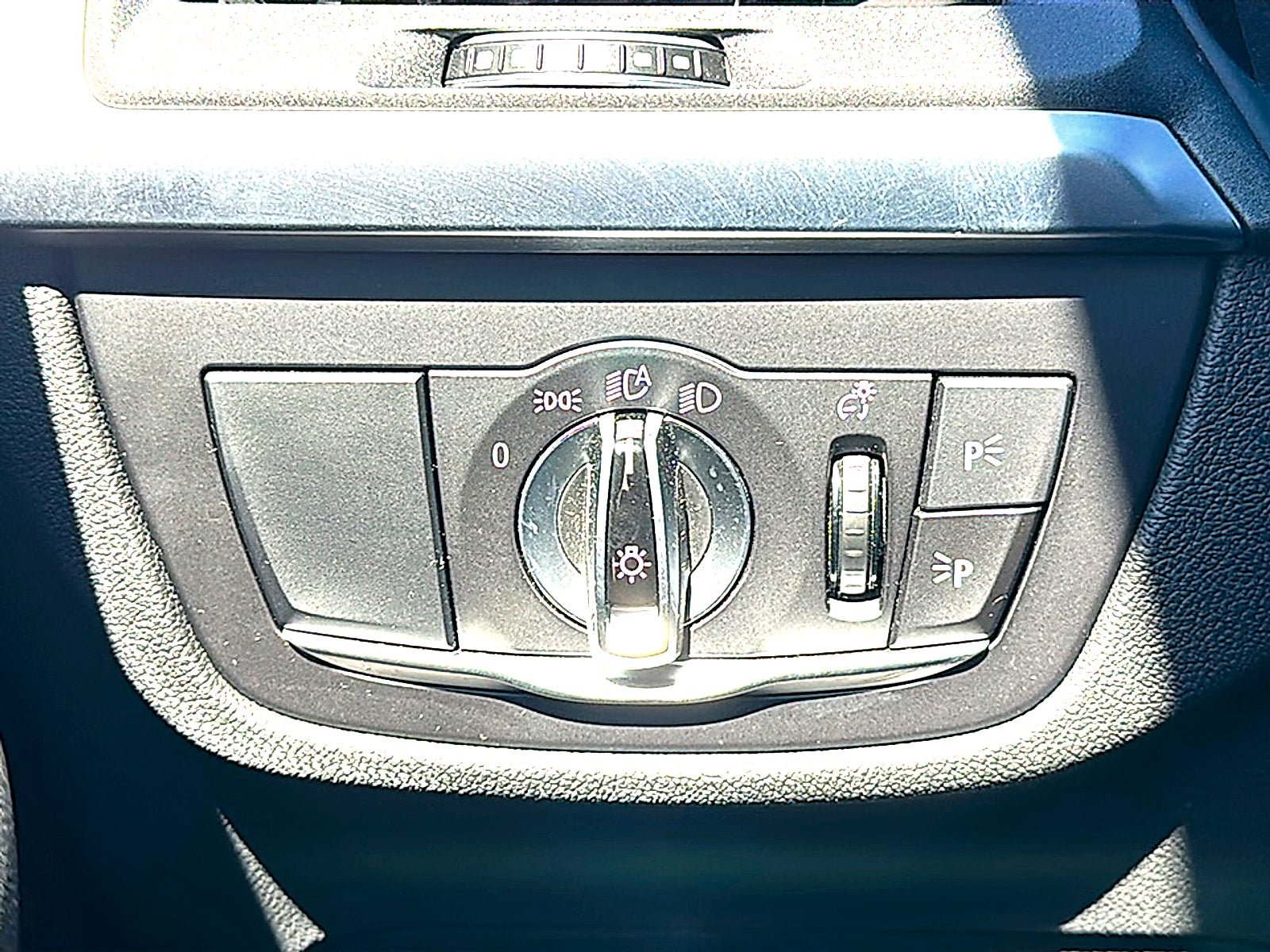 Used 2024 BMW X3 sDrive30i w/ Premium Package RWD image 40