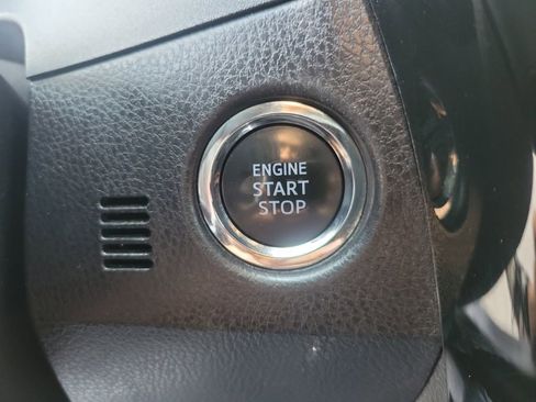 Used 2018 Toyota Corolla SE image 25