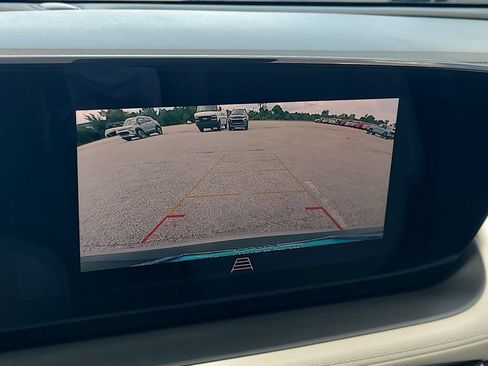 Used 2024 Buick Encore GX Preferred w/ Comfort Package FWD image 16