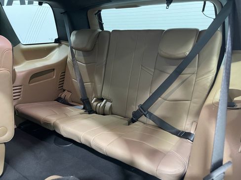 Used 2019 Cadillac Escalade Platinum AWD/4WD image 32