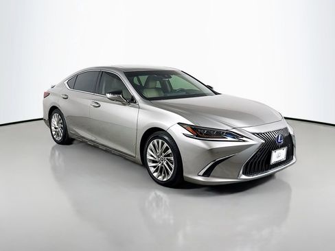 Certified 2021 Lexus ES 300h Ultra Luxury w/ Accessory Package 2 image 3
