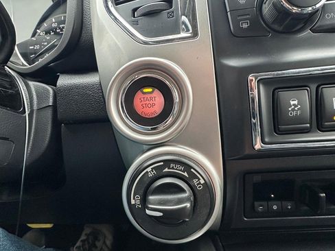 Used 2017 Nissan Titan SL image 22