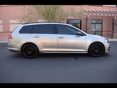 Used 2016 Volkswagen Golf SE w/ Lighting Package